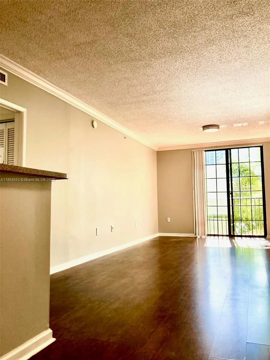 1919 Van Buren St, #321A