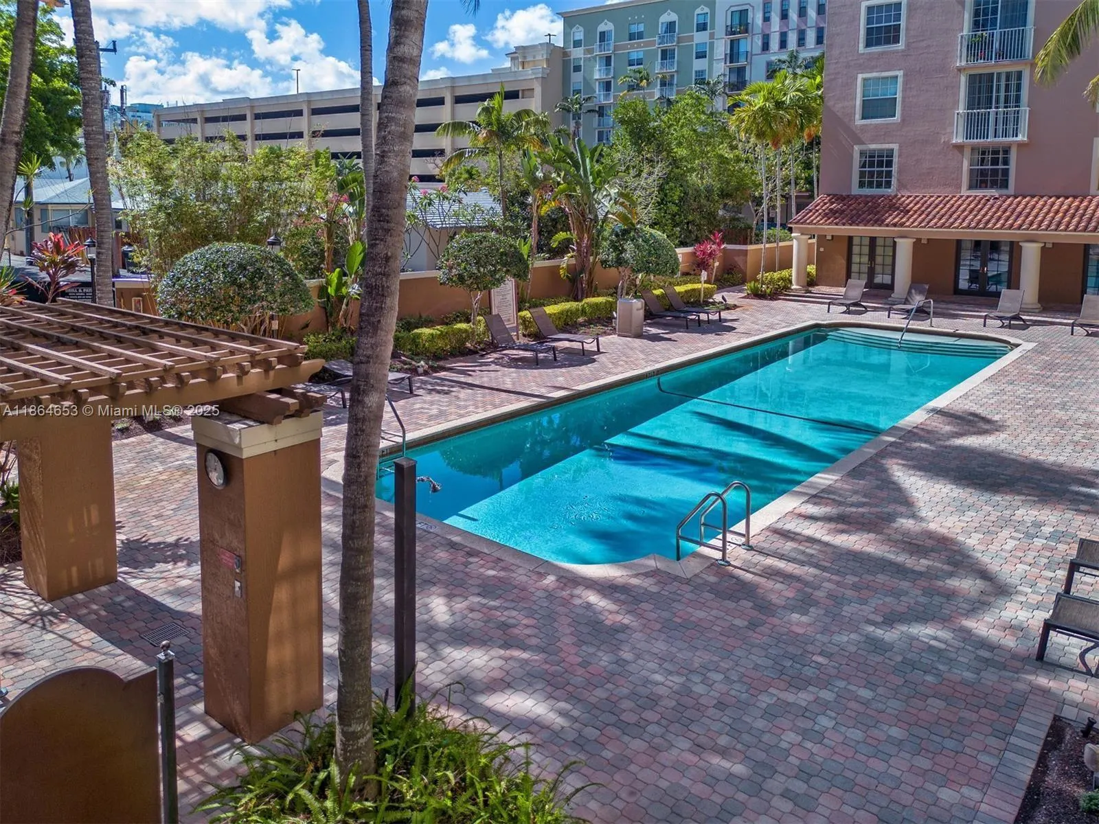 1919 Van Buren St, #321A