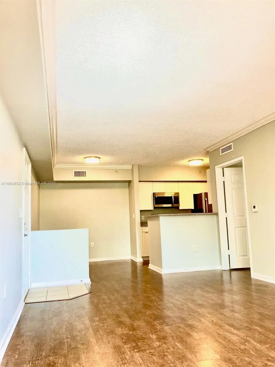 1919 Van Buren St, #321A