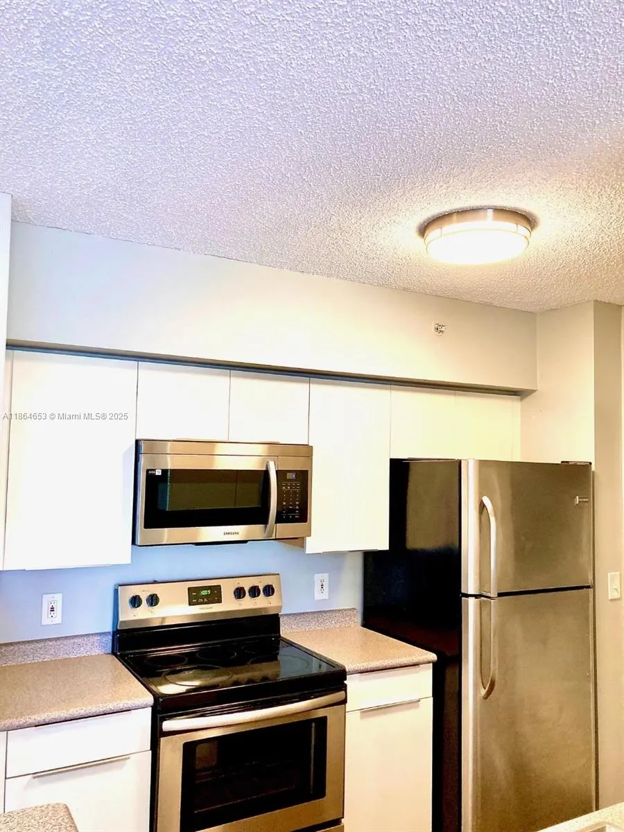 1919 Van Buren St, #321A