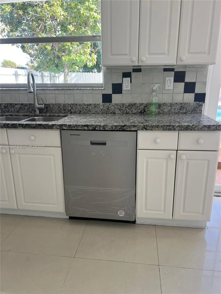 2601 Acapulco Dr