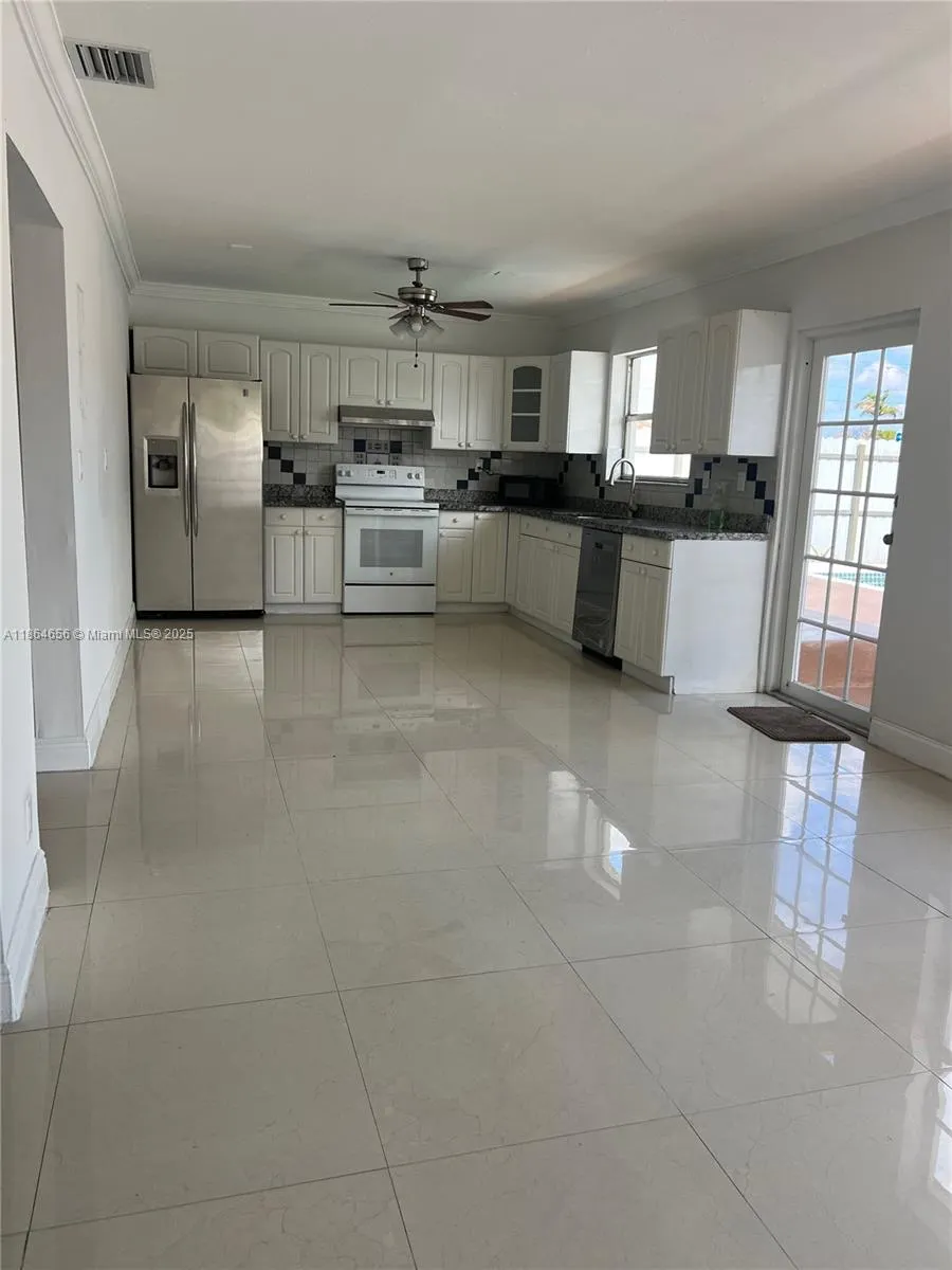 2601 Acapulco Dr