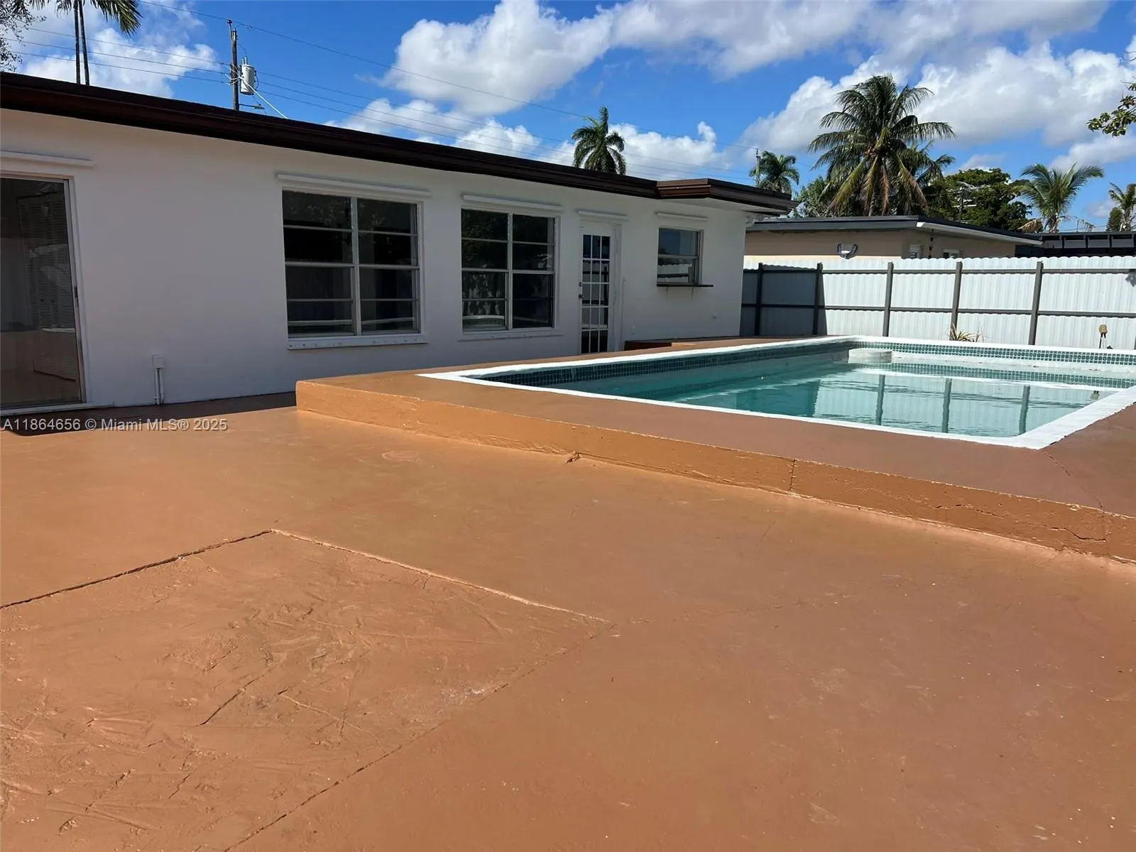 2601 Acapulco Dr