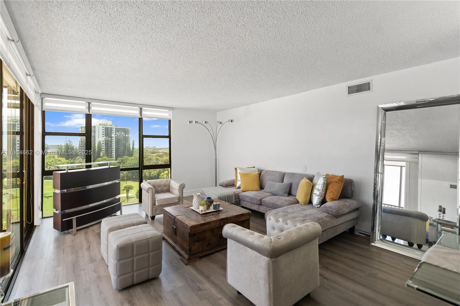 20301 W Country Club Dr, #829