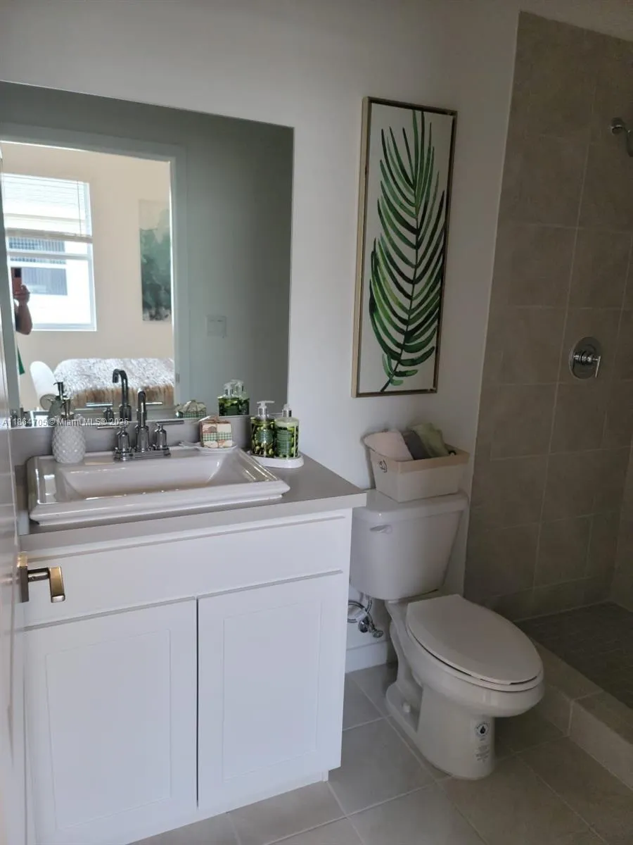 460 NE 5th Ter, #460