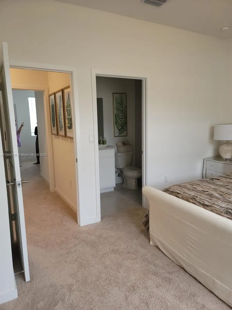 460 NE 5th Ter, #460