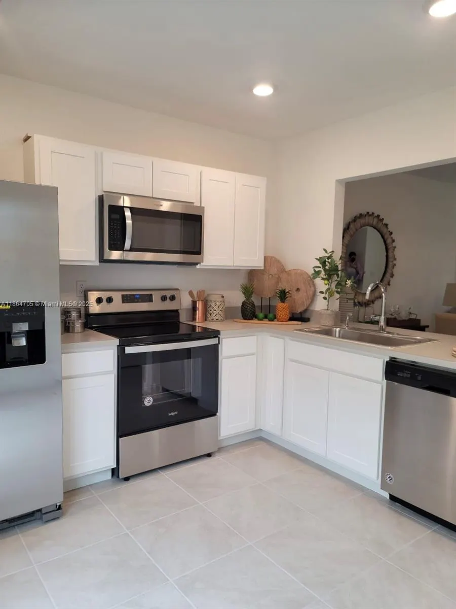 460 NE 5th Ter, #460