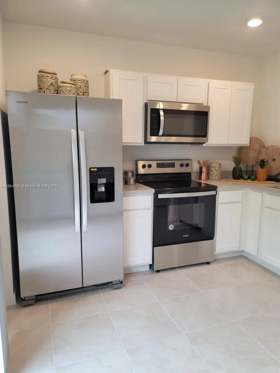 460 NE 5th Ter, #460