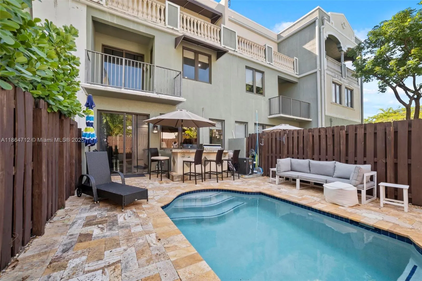 542 NE 17th Ave, #542