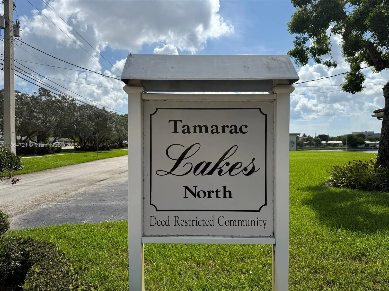 2701 NW 52nd Ct
