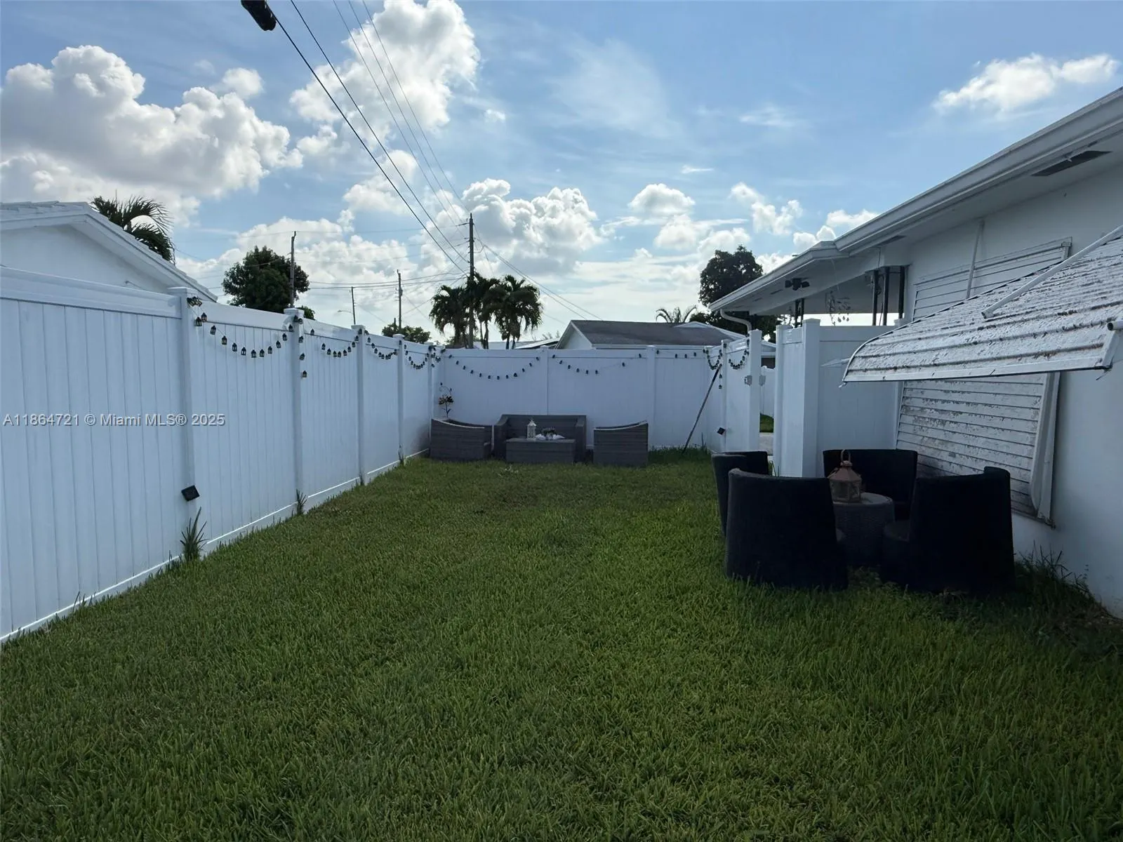 2701 NW 52nd Ct