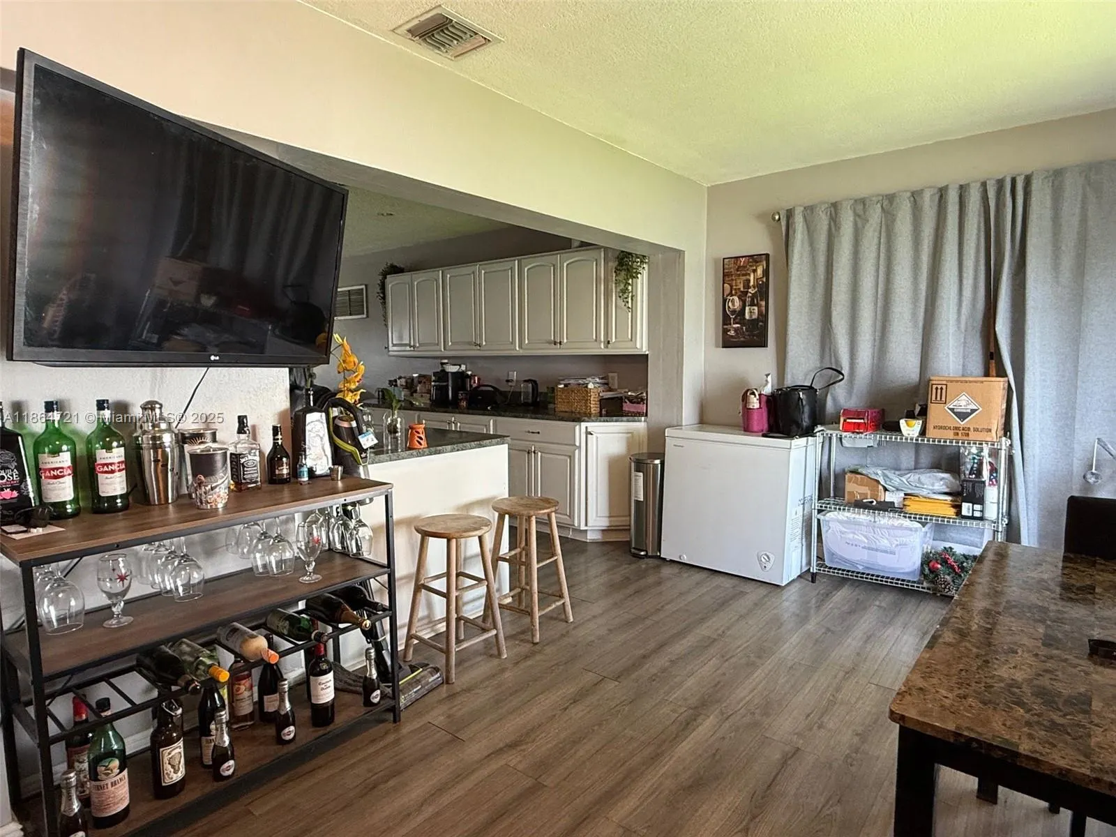 2701 NW 52nd Ct