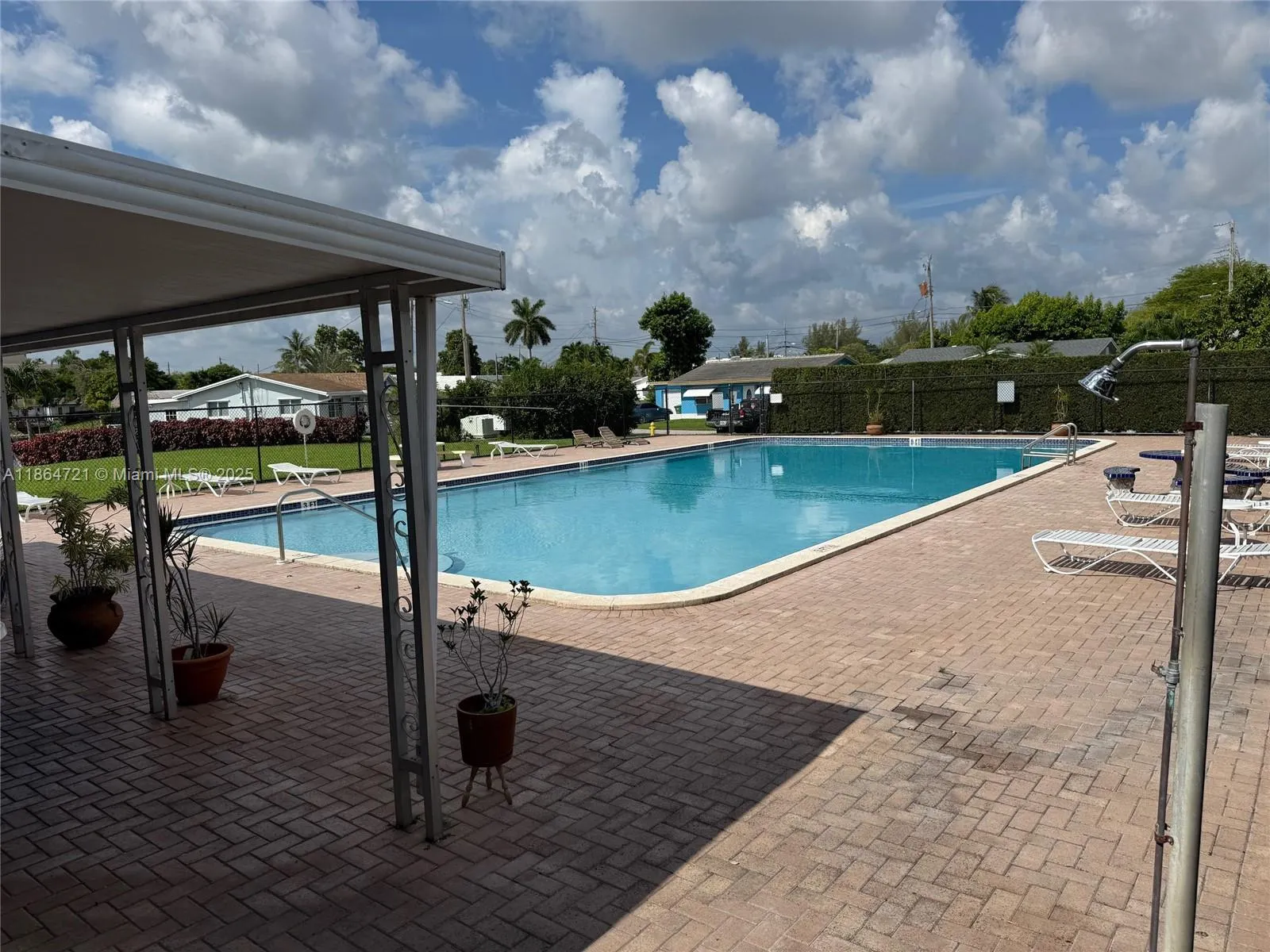 2701 NW 52nd Ct