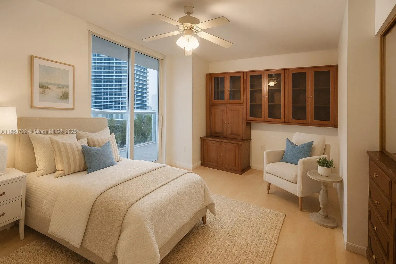 5900 Collins Ave, #906