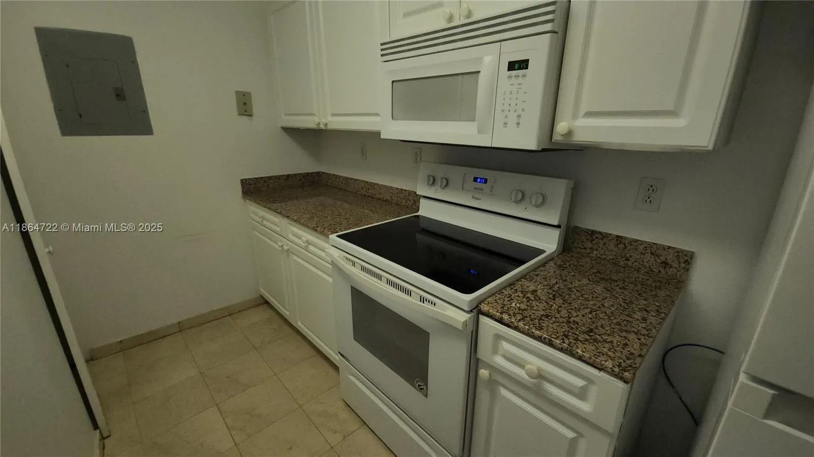5900 Collins Ave, #906