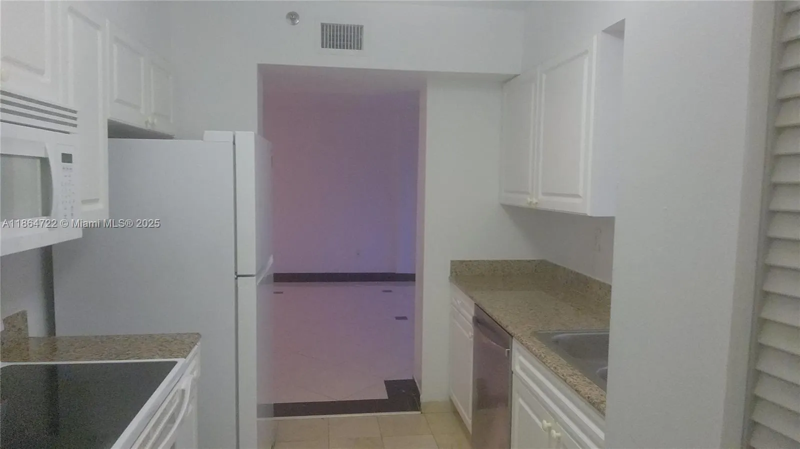 5900 Collins Ave, #906