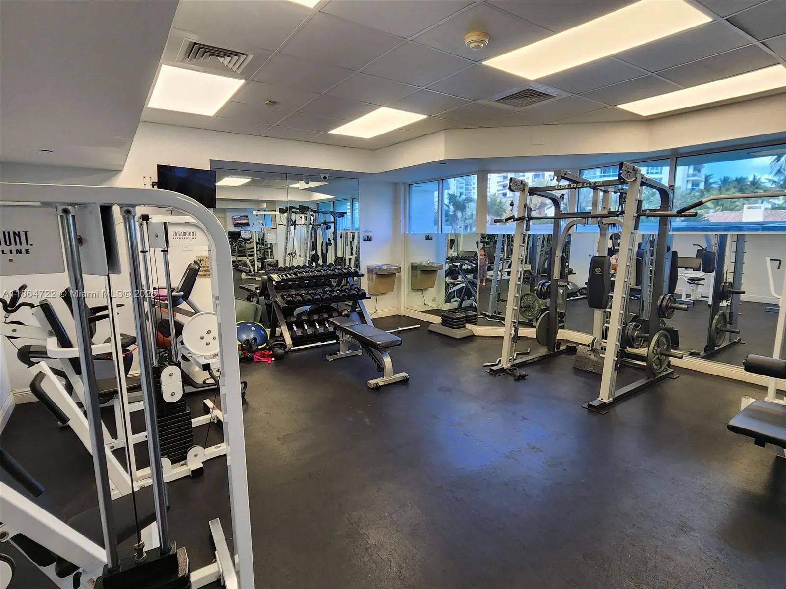 5900 Collins Ave, #906