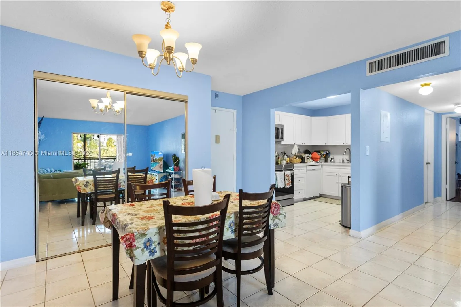 701 NE 1st Ct, #209
