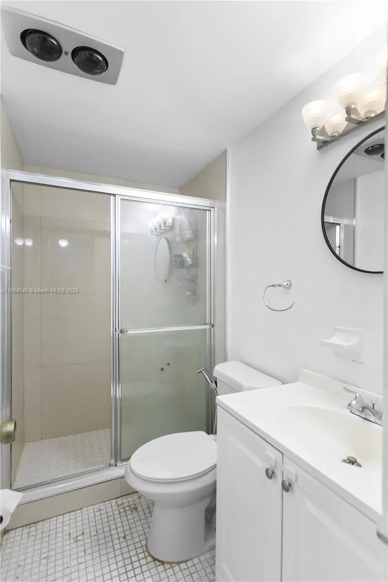 701 NE 1st Ct, #209