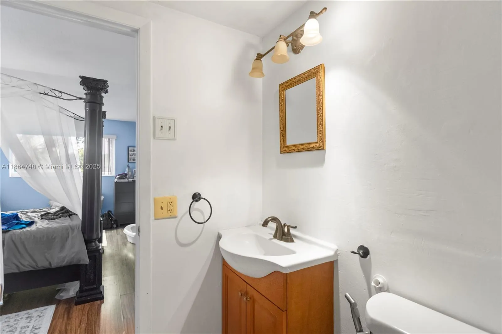 701 NE 1st Ct, #209