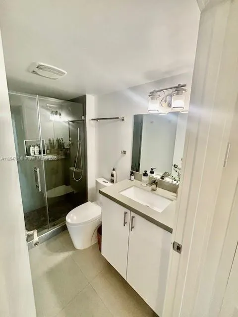100 Bayview Dr, #1906
