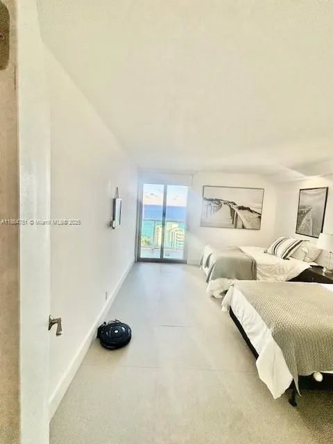 100 Bayview Dr, #1906