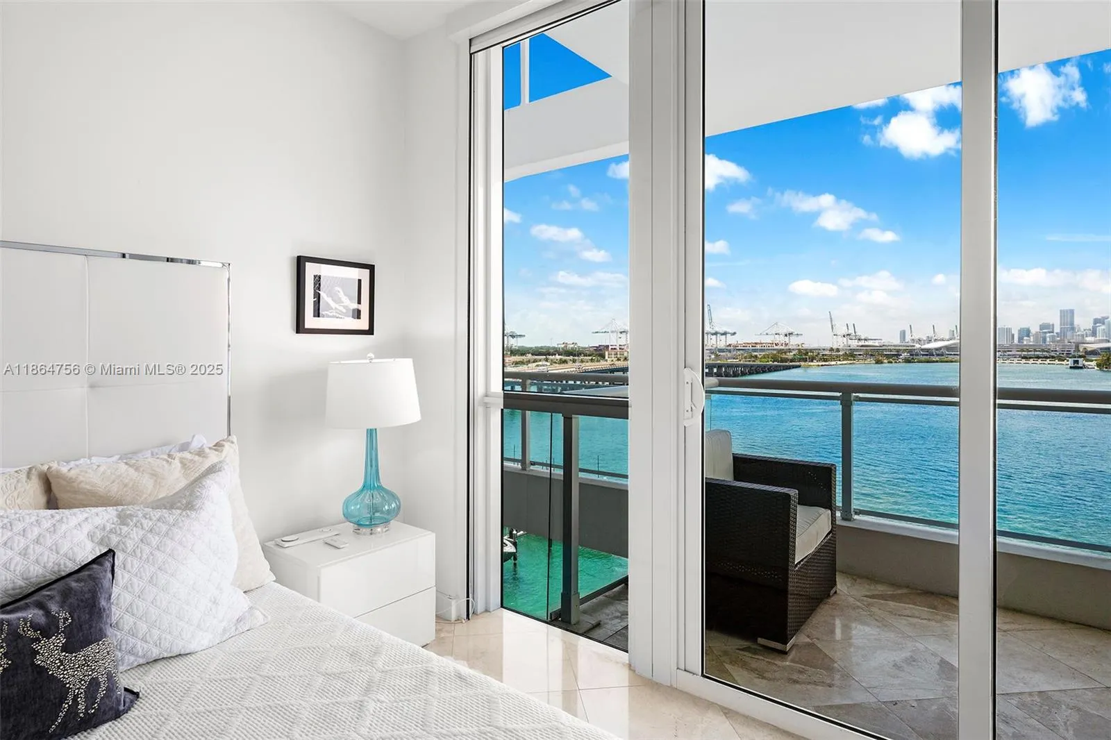 540 West Ave, #712