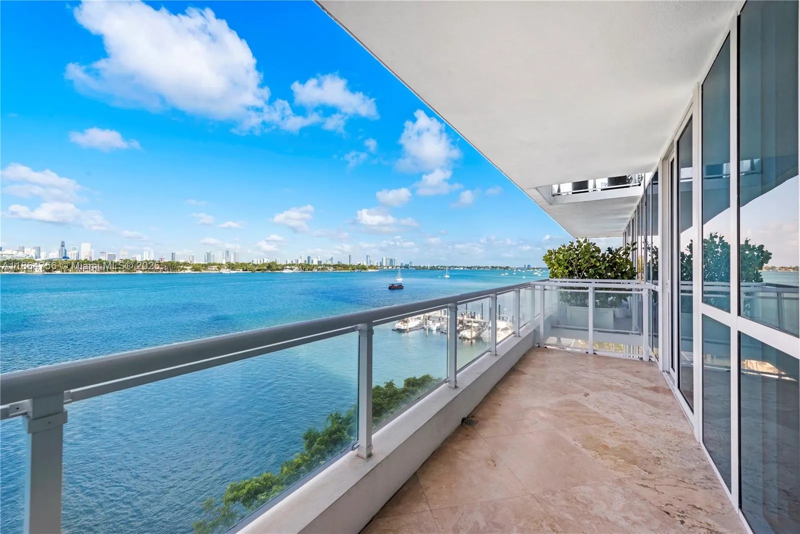540 West Ave, #712