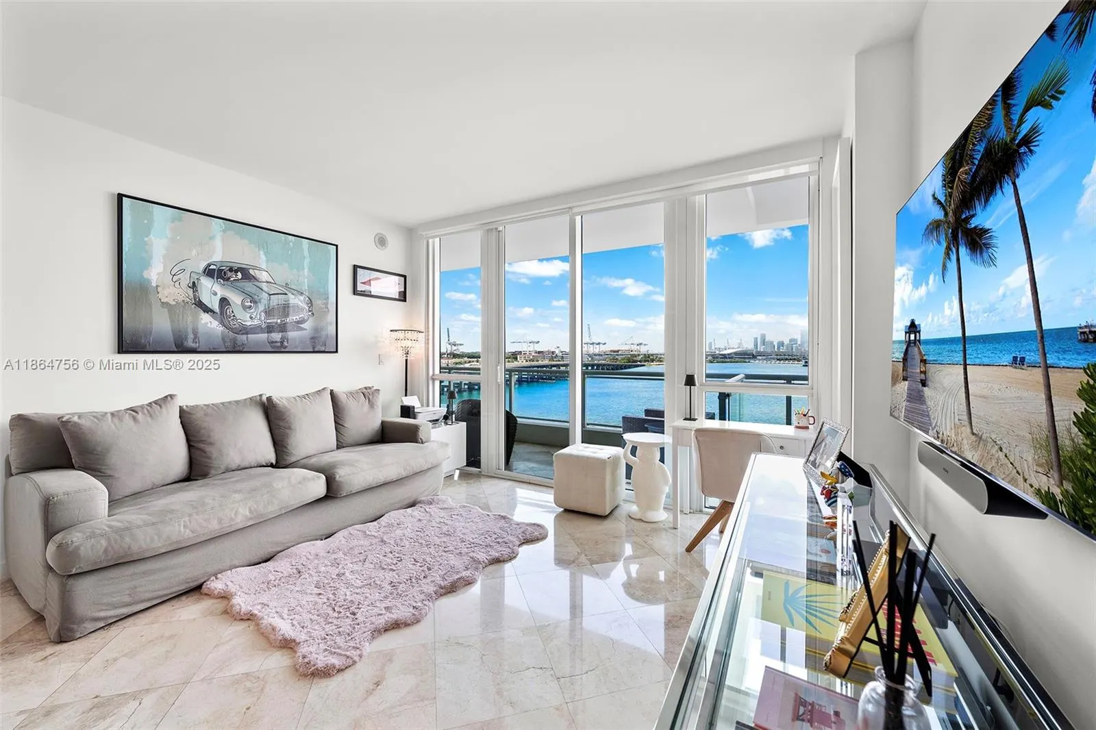 540 West Ave, #712