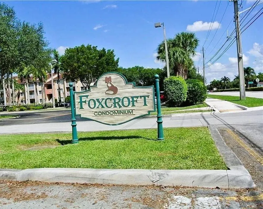 3253 Foxcroft Rd, #G107
