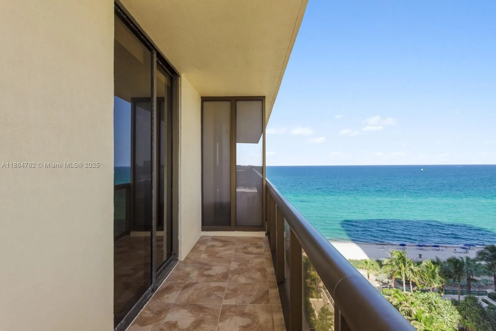 16275 Collins Ave, #904