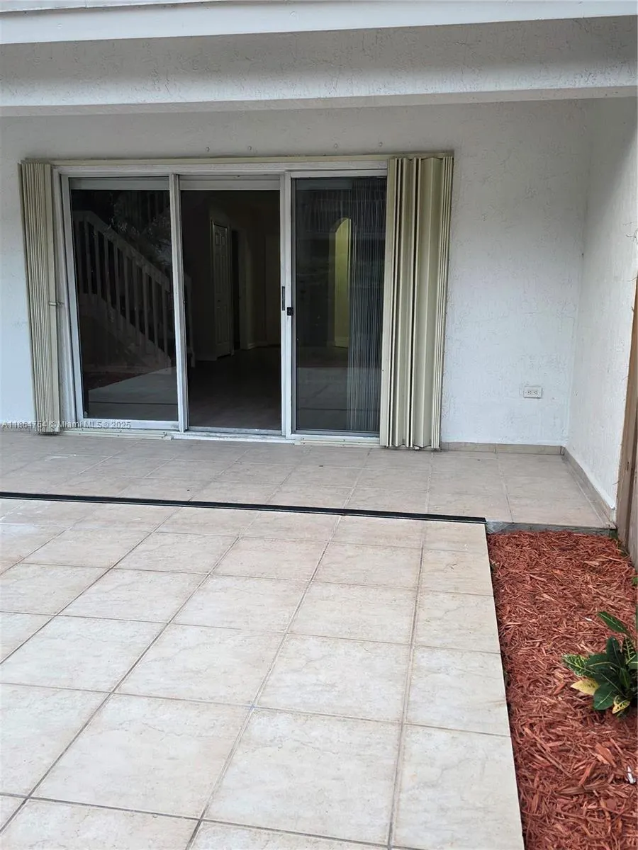 11444 NW 48th Ter