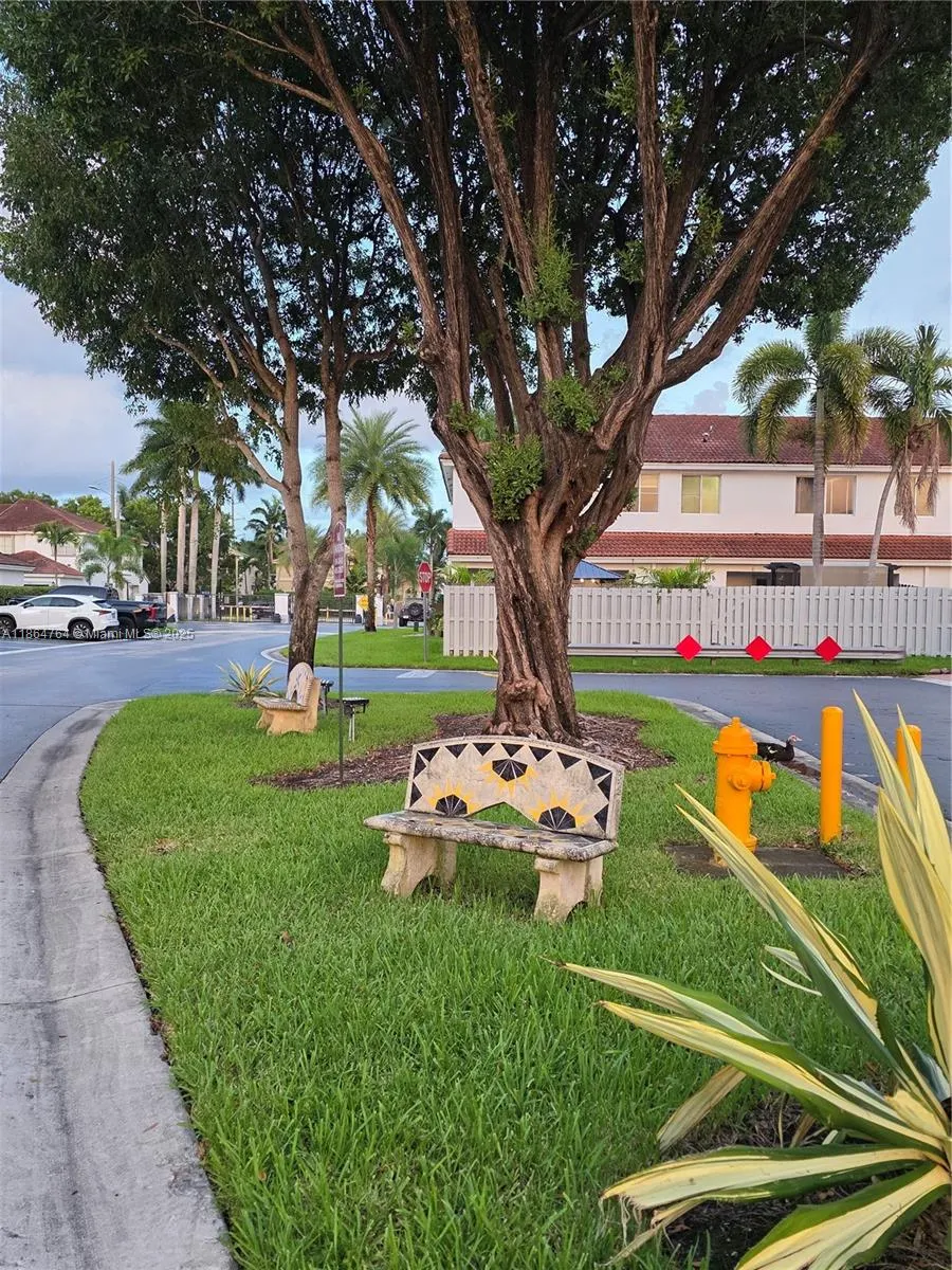 11444 NW 48th Ter
