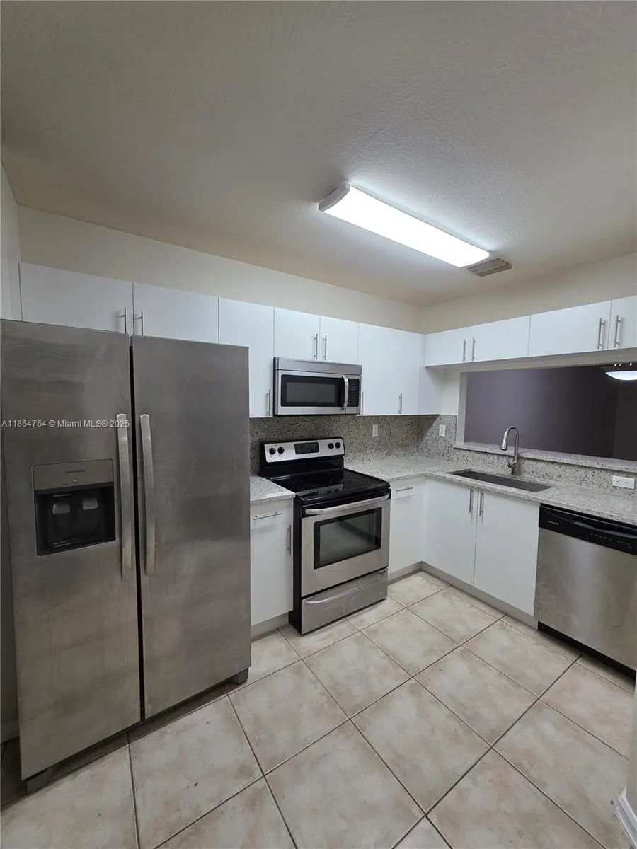 11444 NW 48th Ter