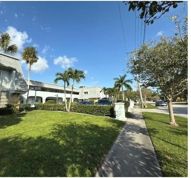 4251 NW 5th St, #239