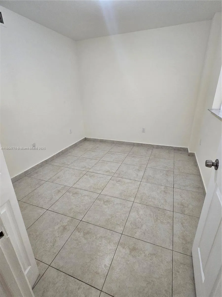2647 NW 25th Ave, #202