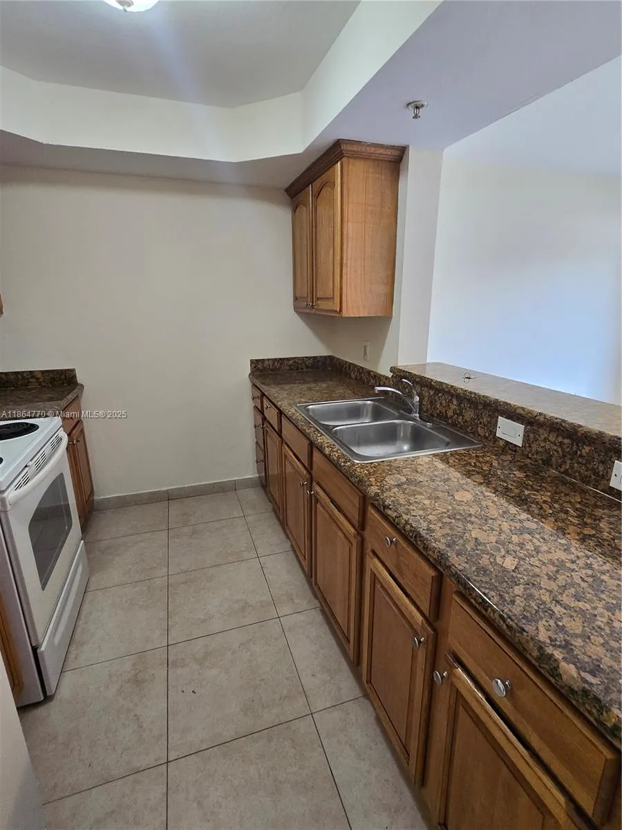 2647 NW 25th Ave, #202