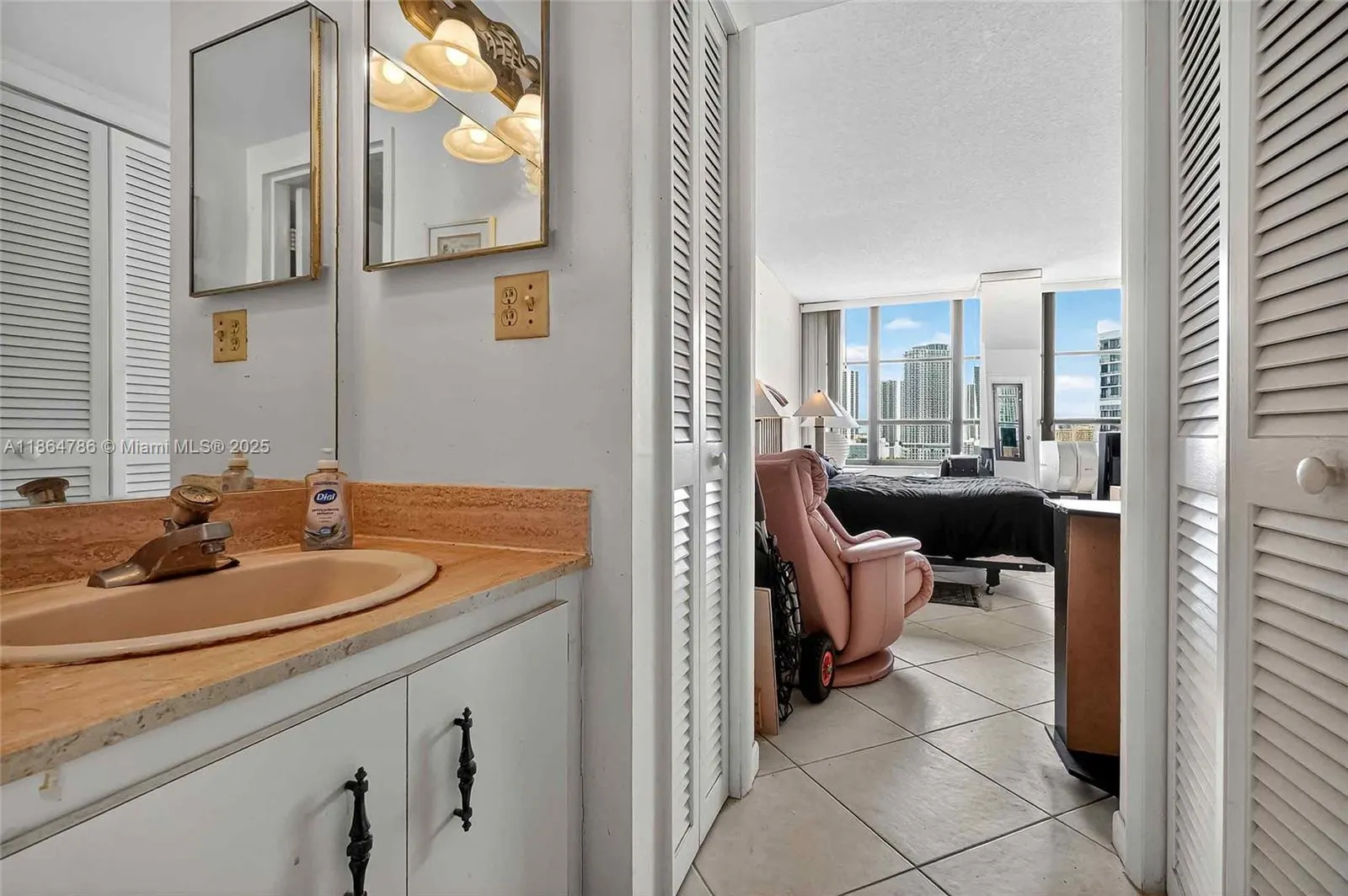 500 Three Islands Blvd, #1001