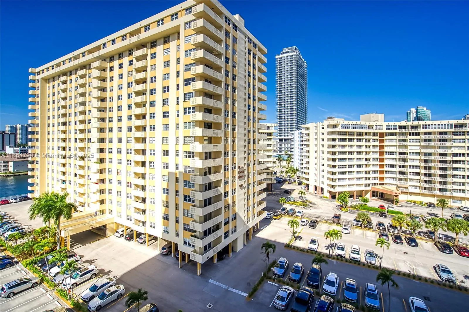 1849 S Ocean Dr, #905