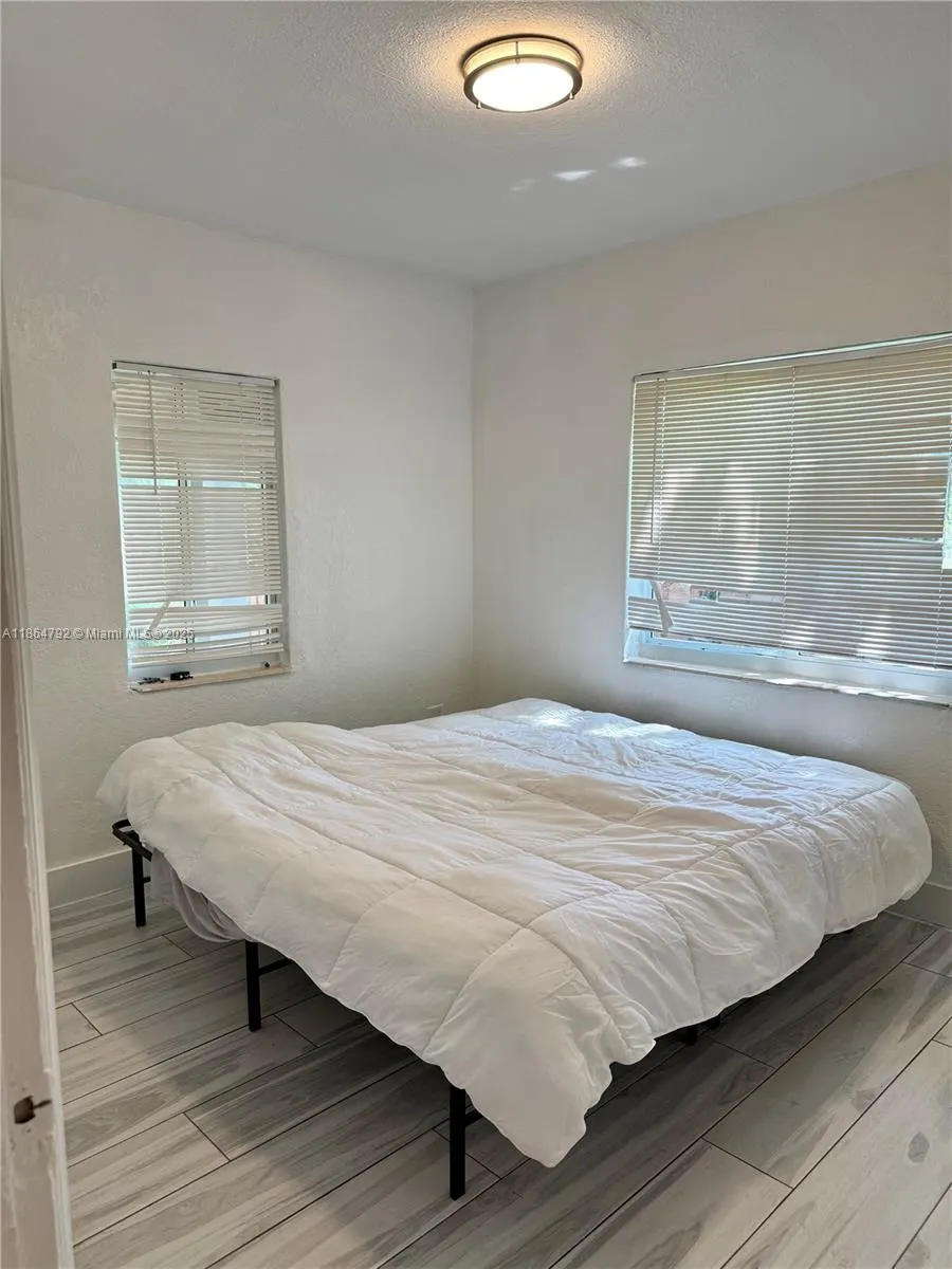 1085 NW 48th St