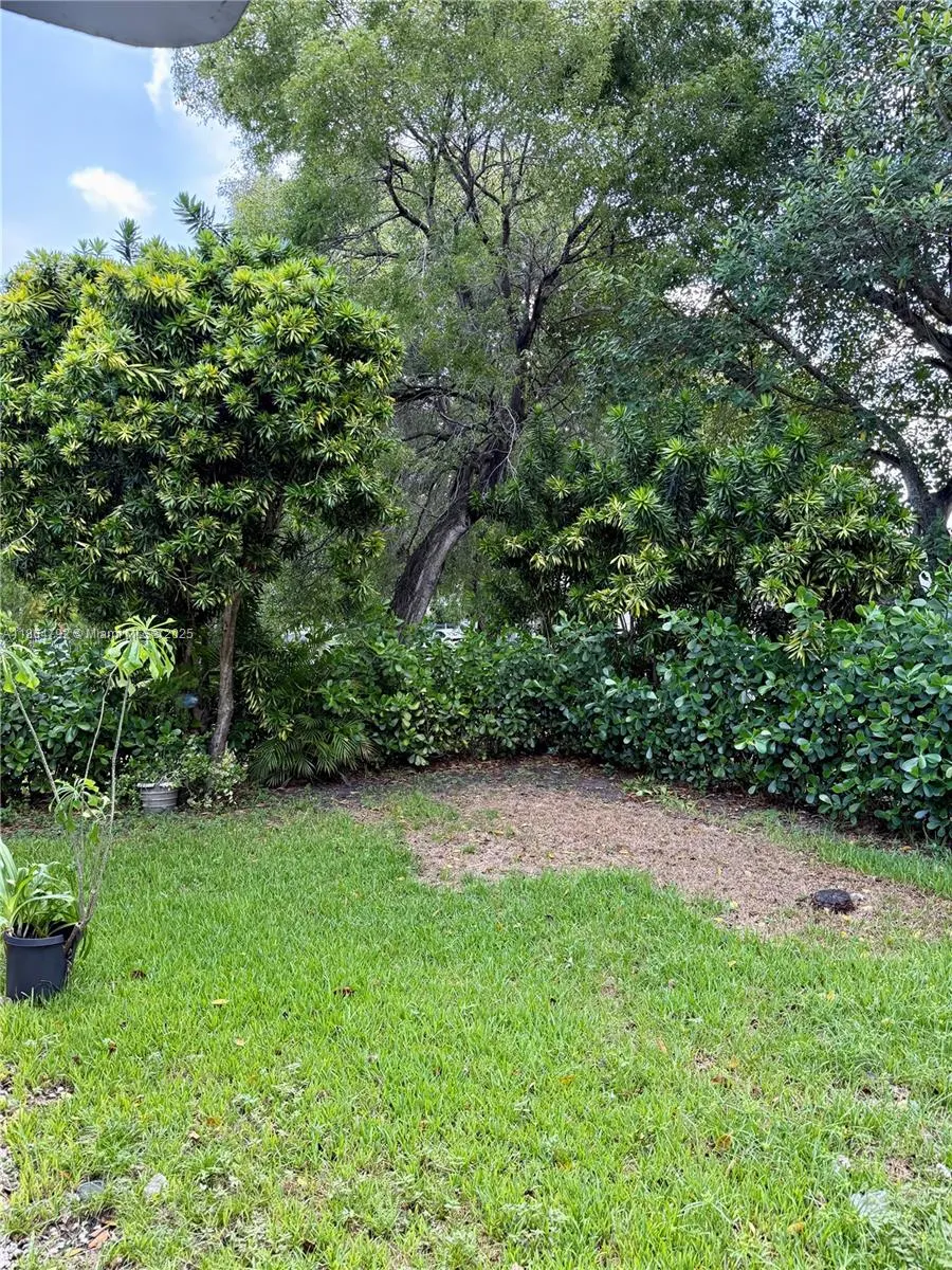 1085 NW 48th St