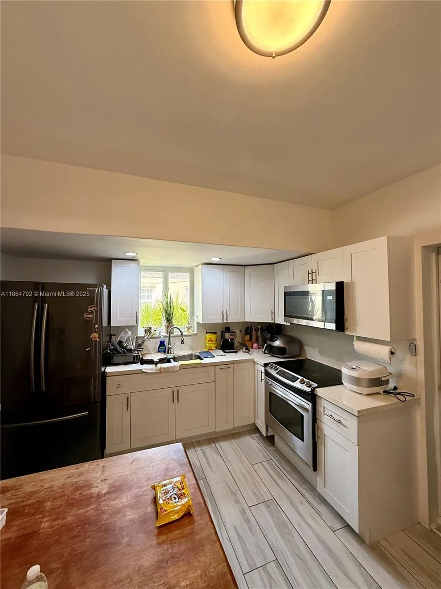 1085 NW 48th St