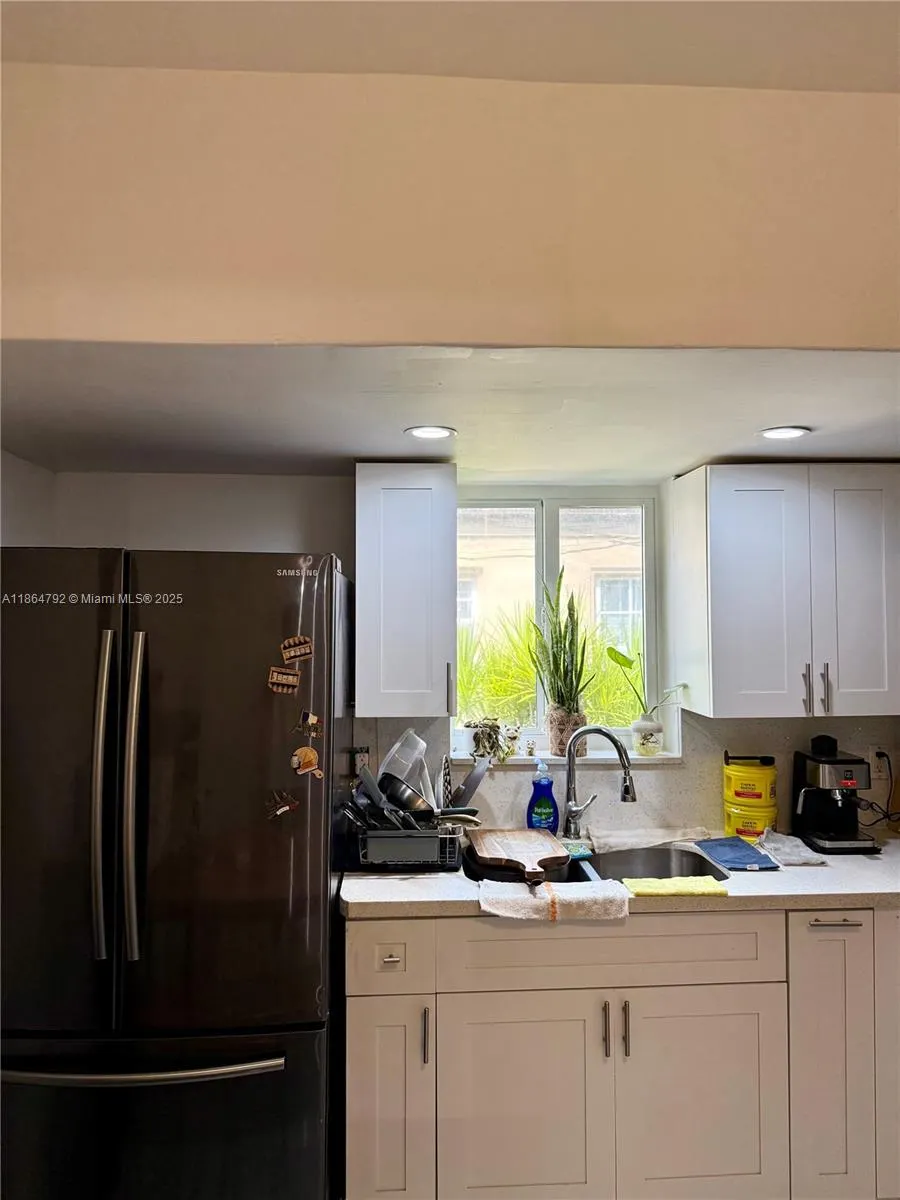 1085 NW 48th St