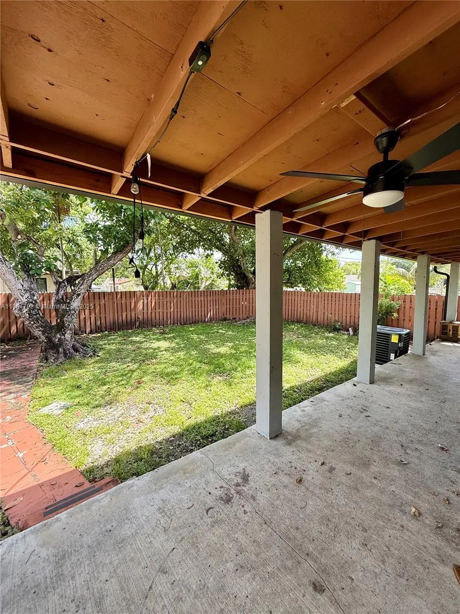 1085 NW 48th St