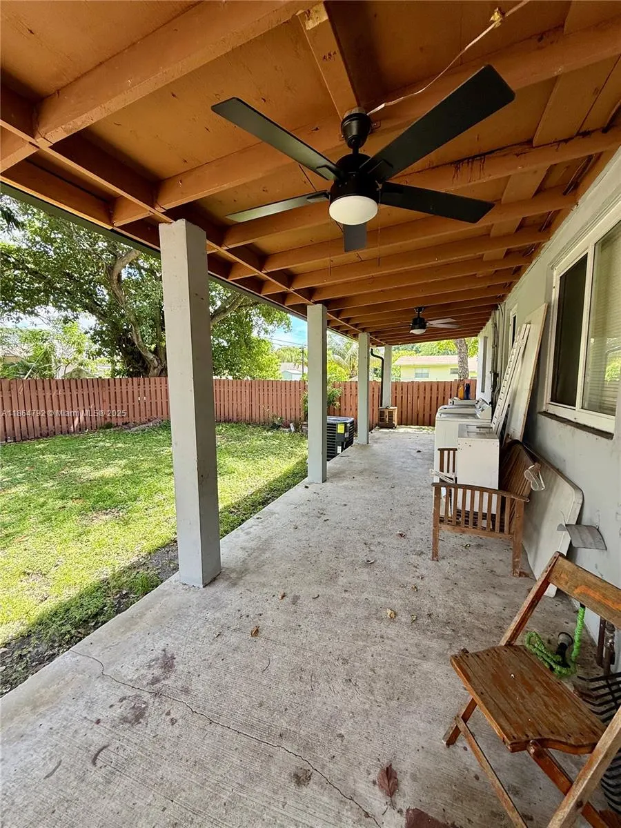 1085 NW 48th St