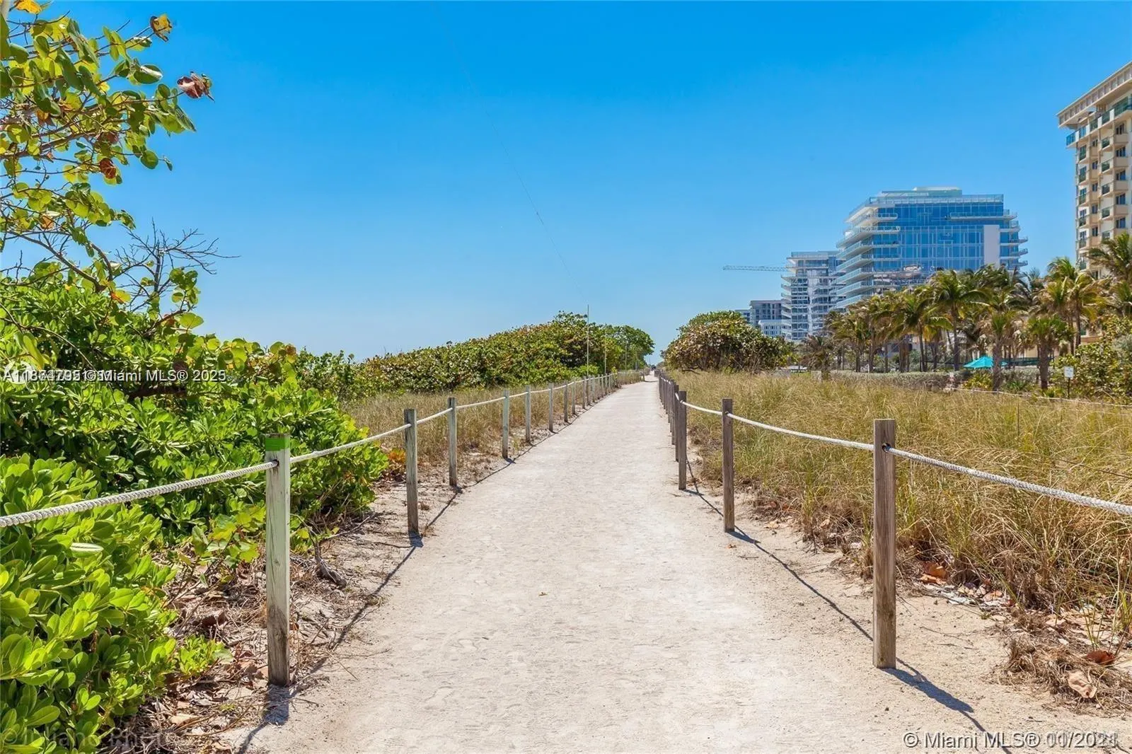 9225 Collins Ave, #307