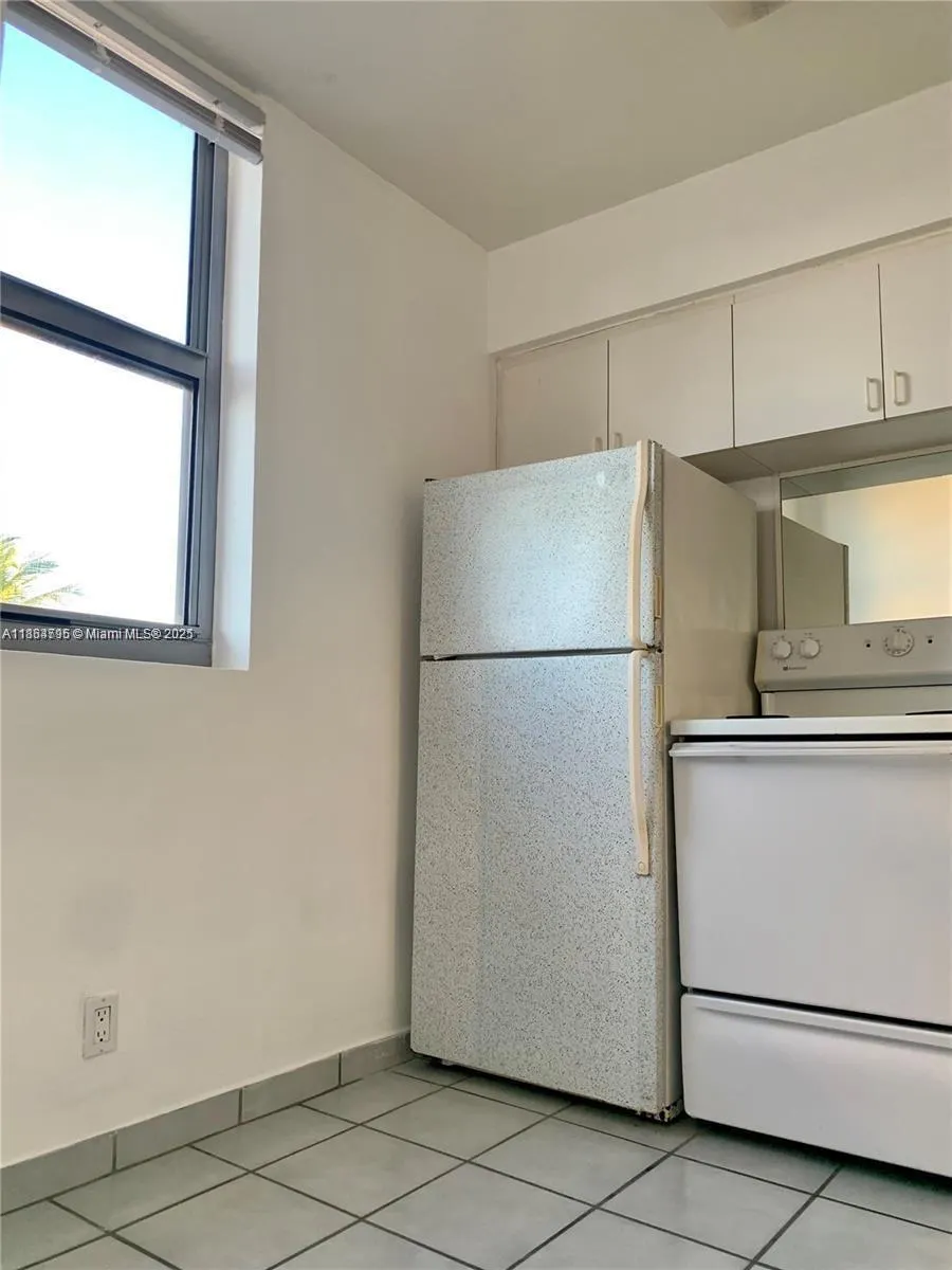 9225 Collins Ave, #307