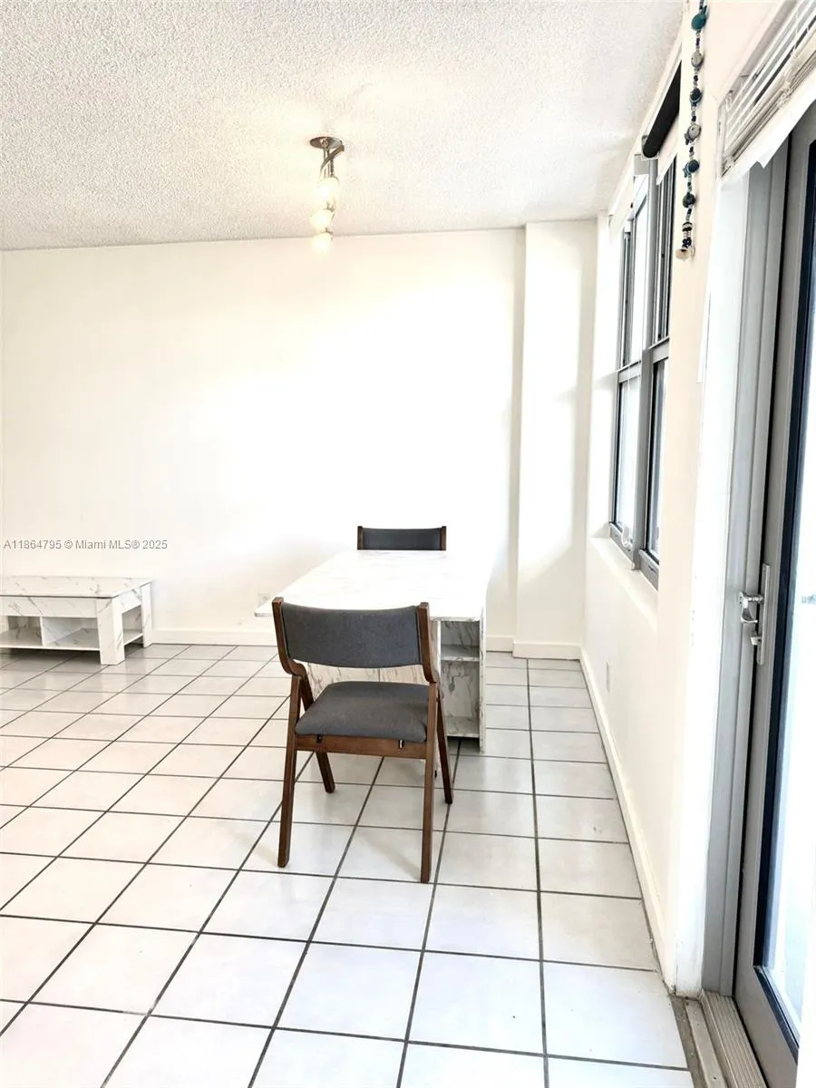 9225 Collins Ave, #307