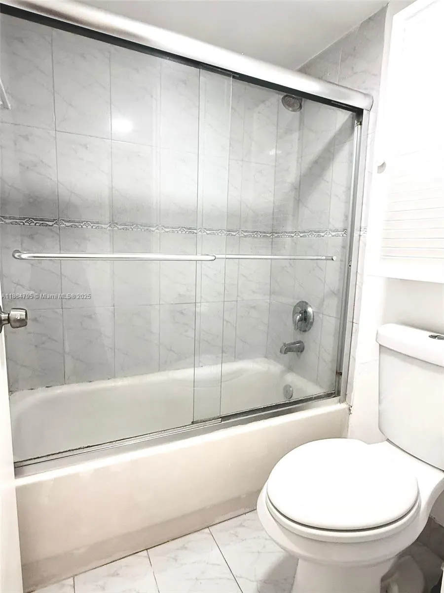 9225 Collins Ave, #307