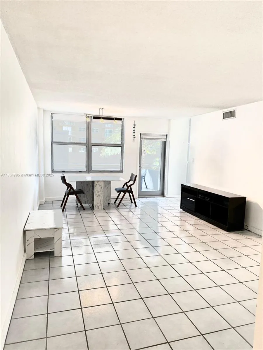 9225 Collins Ave, #307